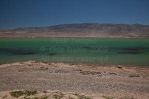 Even moderate Zonda winds create a fairly flat surface to the water at Cuesta Del Viento Even moderate Zonda winds create a fairly flat surface to the water at Cuesta Del Viento